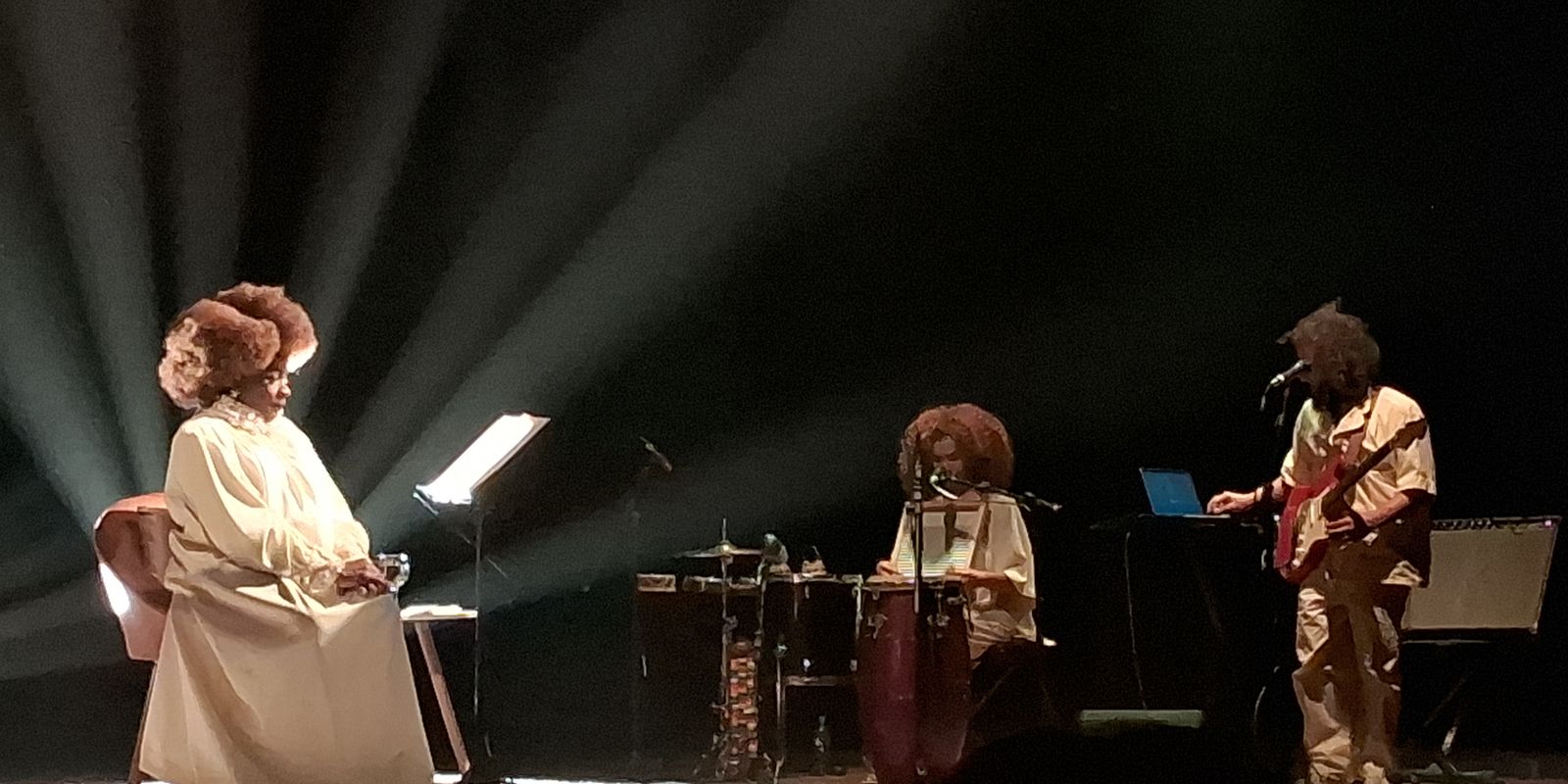 zeze-motta-celebra-80-anos-com-primeiro-monologo