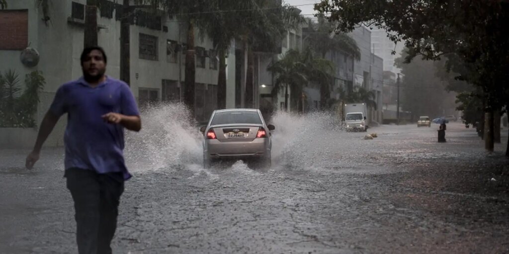 sp:-defesa-civil-alerta-para-chuvas-fortes,-rajadas-de-vento-e-granizo