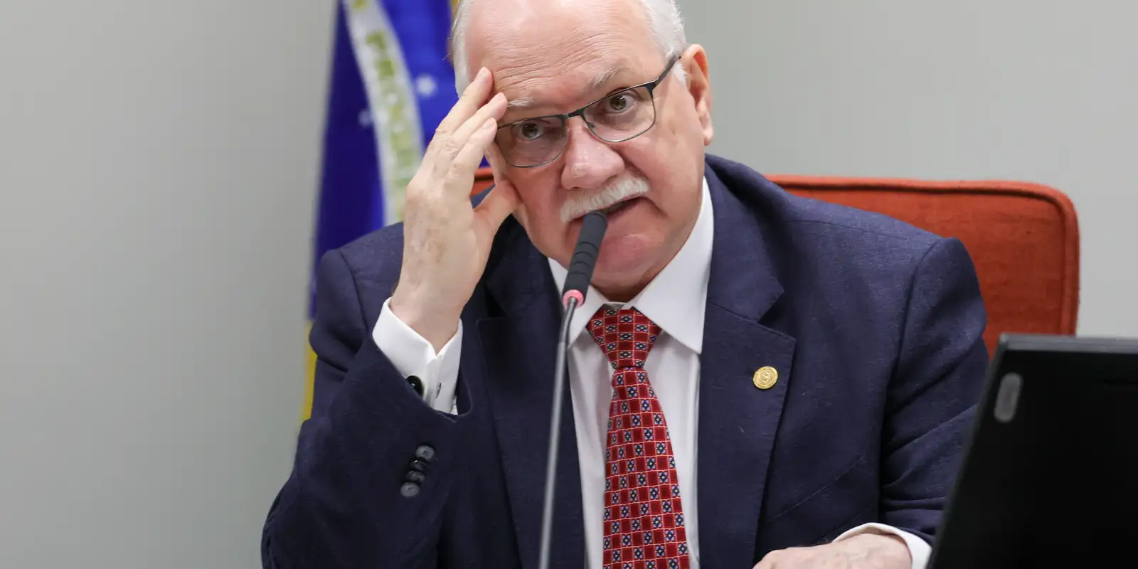 fachin-diz-que-democracia-atravessa-tempos-desafiadores