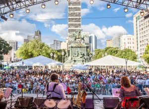 “evidencias”-foi-a-musica-mais-tocada-nos-palcos-em-2025